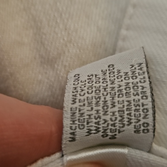 CHICO'S Creamy Tan Platinum Denim Zipper Leg Cropped Jeans - Picture 8 of 8